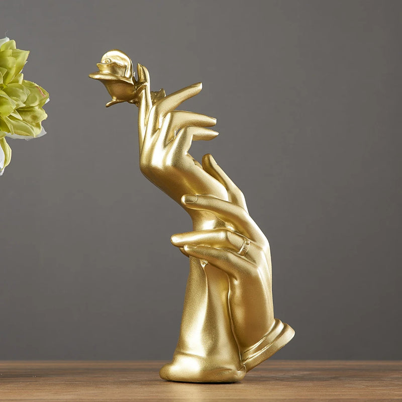 Escultura Decorativa Mãos Douradas