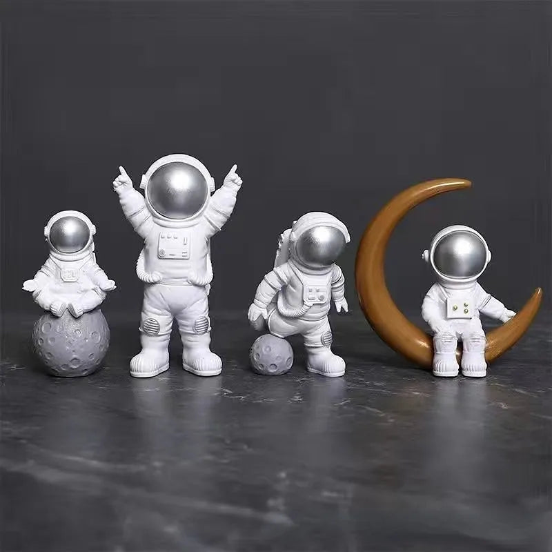 44352908624112Escultura Decorativa Astronauta - 4 peças